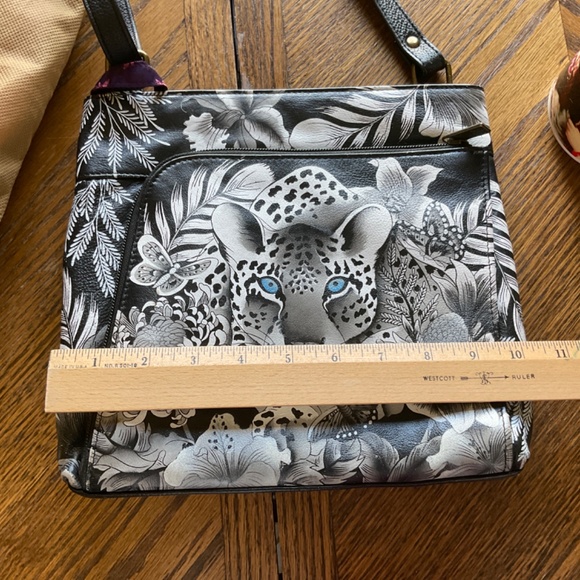 Anuschka Leopard cross body bag - Picture 5 of 6